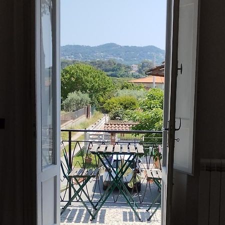 La Casina Di Lorenzo Apartment ลีวอร์โน ภายนอก รูปภาพ