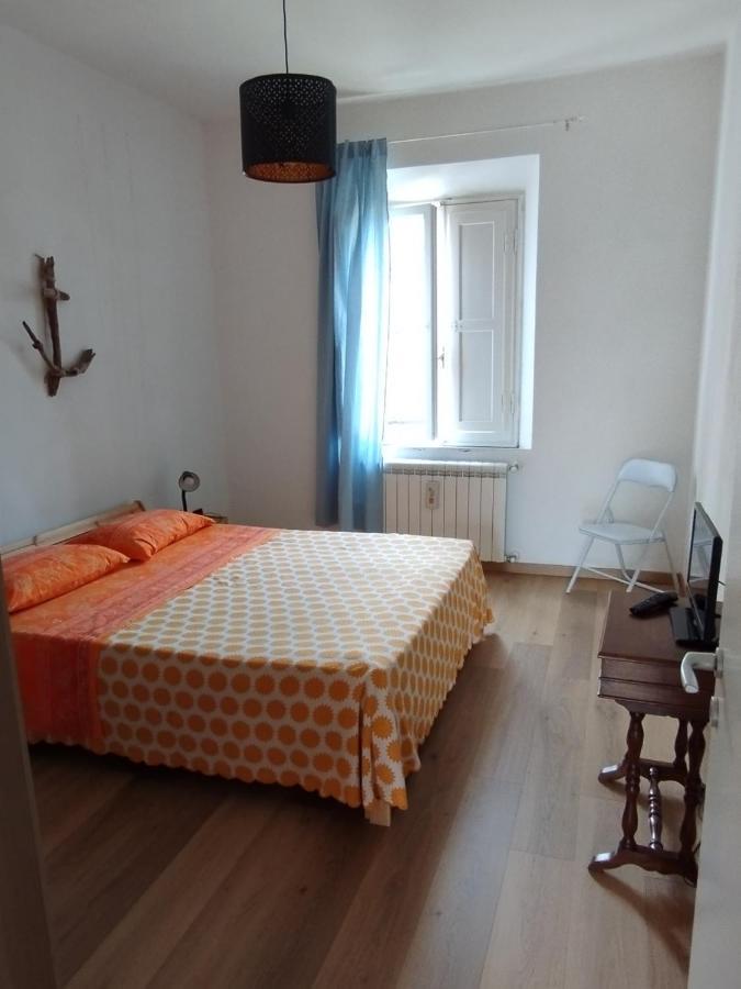 La Casina Di Lorenzo Apartment ลีวอร์โน ภายนอก รูปภาพ
